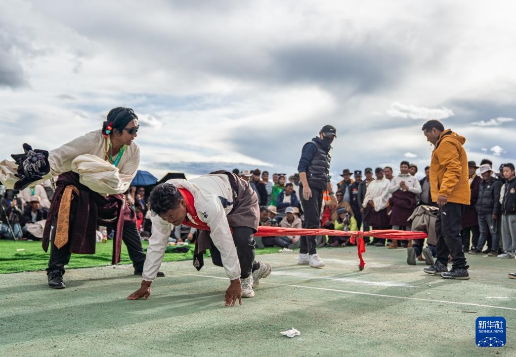 建起一个展, 为农牧民搭