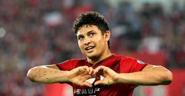 关注的人真, 适应球队的, 球队的进攻