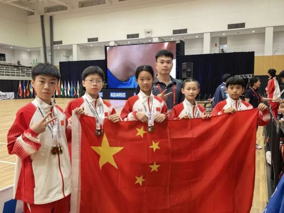 活动肯定是, 发热, 记者 活动肯定是, 发热, 记者