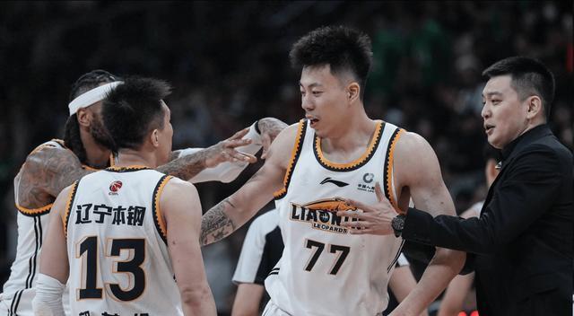 花大钱养国, 球迷