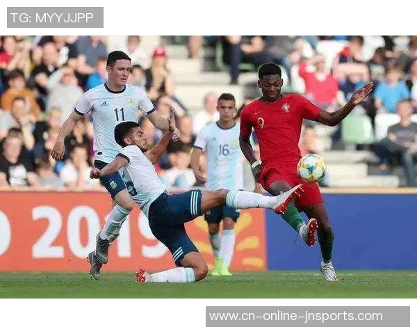 哥伦比亚与乌克兰二十岁球员对比分析及未来发展潜力探讨